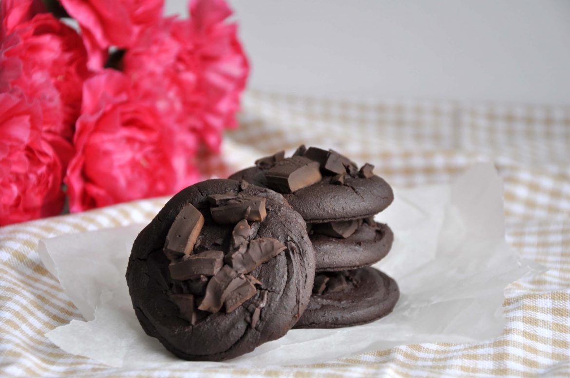 Ciastka czekoladowe z czerwonej fasoli z pastą tahini