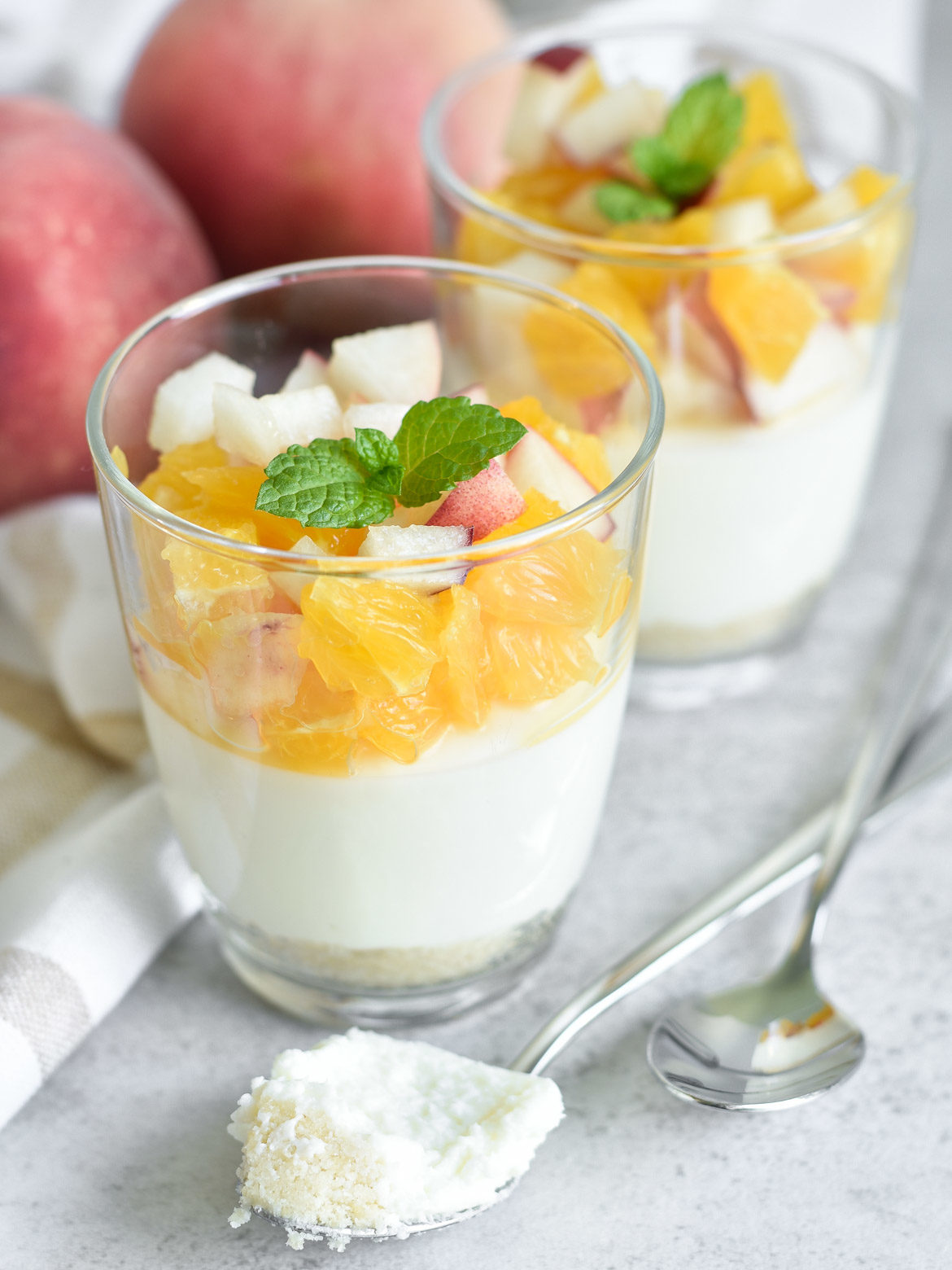 Fit serniczki na zimno z ricotty z owocami