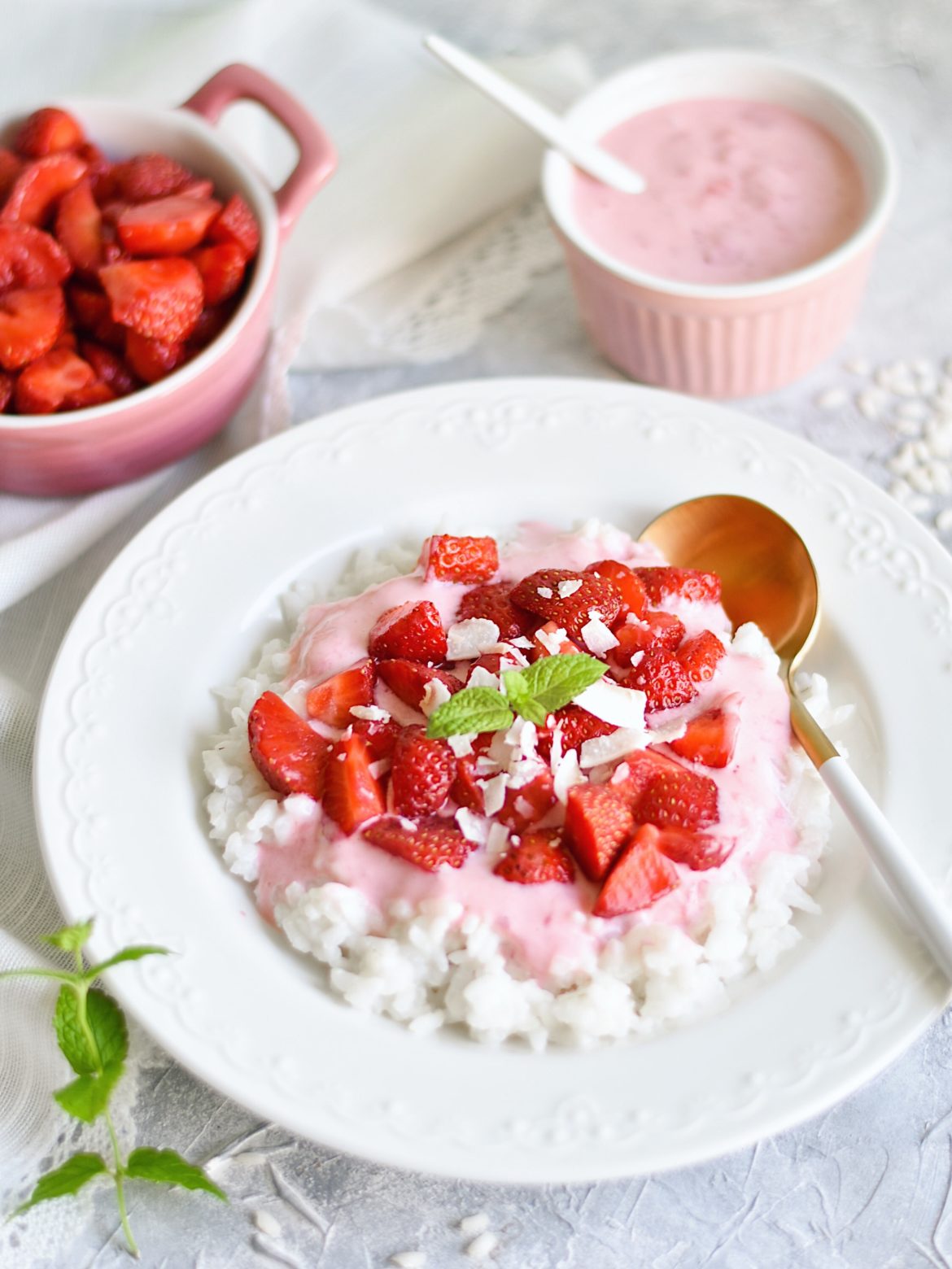 Podwójnie truskawkowy ryż na mleczku kokosowym – idealny posiłek na lato